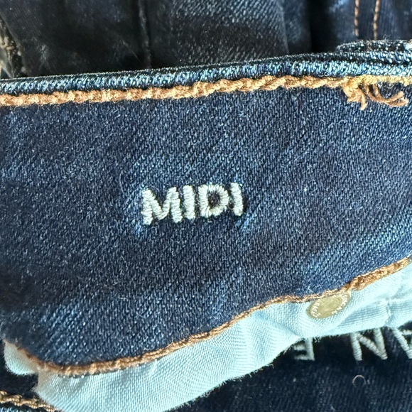 AMERICAN EAGLE DARK DENIM SHORTS - Picture 4 of 5